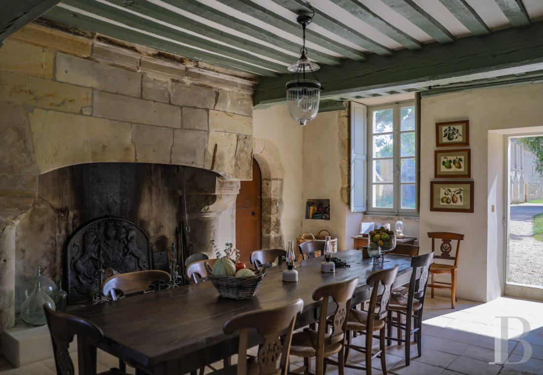 A château and its outbuildings in walled grounds to the north-east of Falaise, in Calvados - photo  n°10